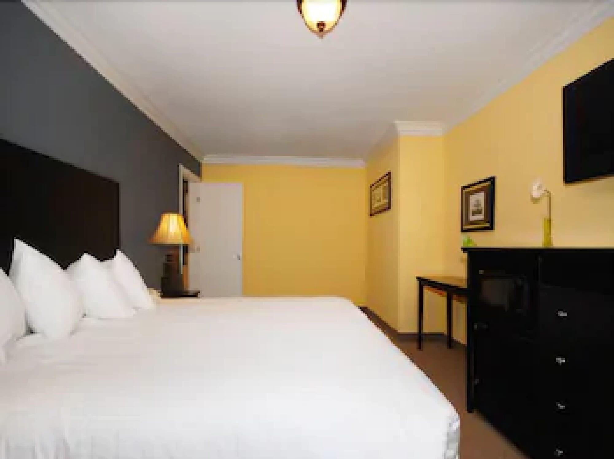Solaire Inn & Suites Santa Maria  Rum bild